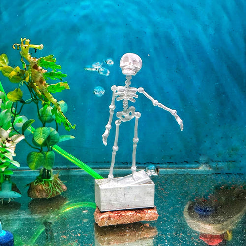 Dancing Skeleton Aquarium Ornament | Self-Balancing Floating Skeleton Decoration for Fish Tank | Unique 3D Printed Aquarium Decor | Safe for Freshwater & Saltwater Tanks | Black